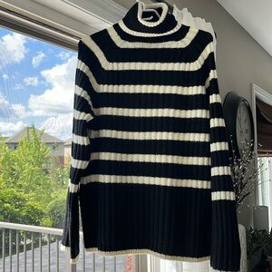 Oversized H & M rib knit turtleneck sweater size XS